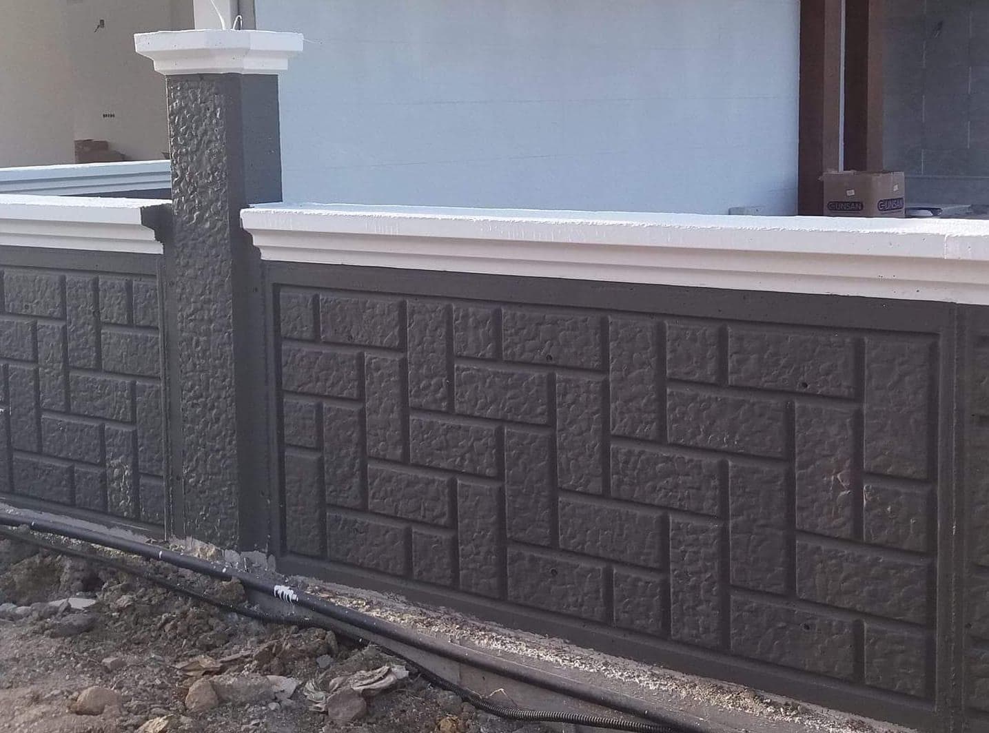 Şaşırtma Taş Desenli Duvar Kalıpları